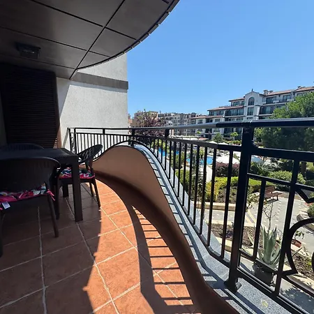 Apartment Rose Gardens 10