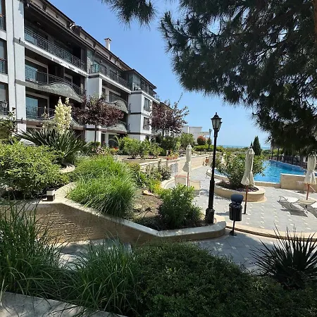 Apartment Rose Gardens 10 Pomorie