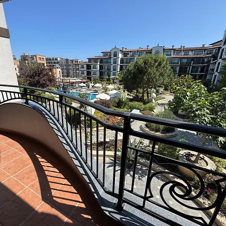 Apartment Rose Gardens 10