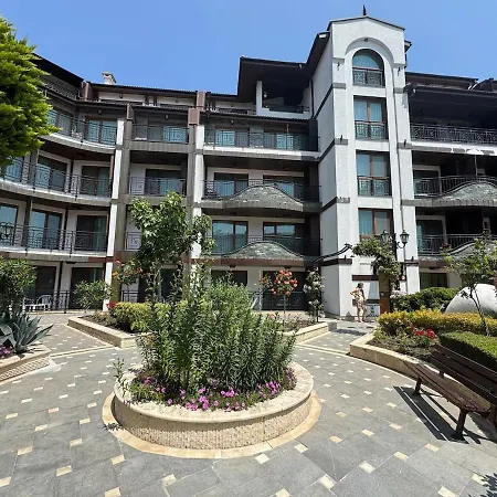 Apartment Rose Gardens 10 *