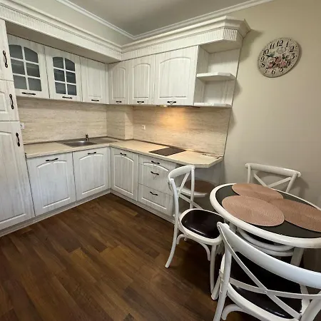 Rose Gardens 10 Apartment