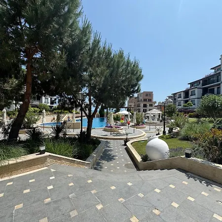 Rose Gardens 10 * Поморіє