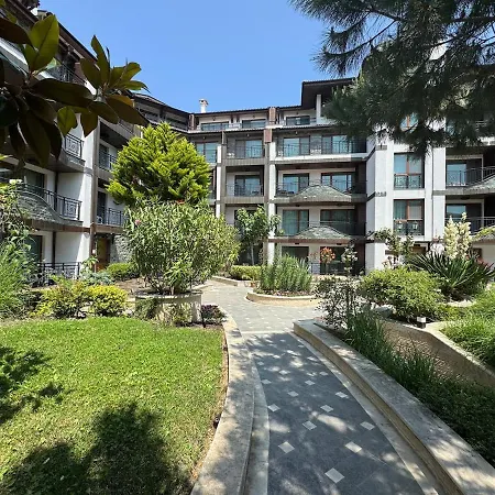 Apartment Rose Gardens 10 *