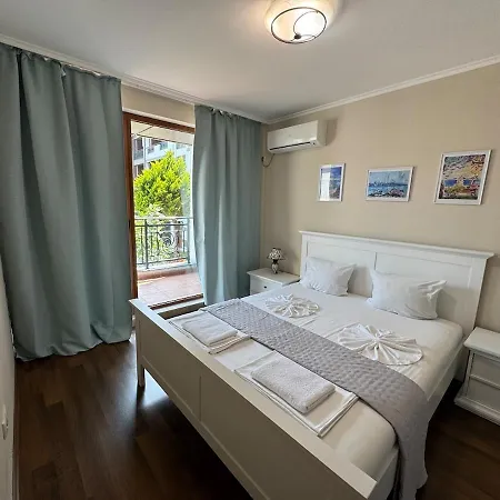 Apartment Rose Gardens 10 *